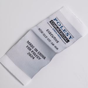 Étiquettes tissées souples pour vêtements Étiquettes de cou avec logo personnalisé pour pantalons et manteaux - Product Image 6