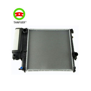 Prix de fabrication pièces automobiles en gros radiateur de liquide de refroidissement moteur 17111728907 pour <span class=keywords><strong>BMW</strong></span> série 3 E30 <span class=keywords><strong>E36</strong></span> 316i <span class=keywords><strong>318i</strong></span> 320i 323i - Product Image 1