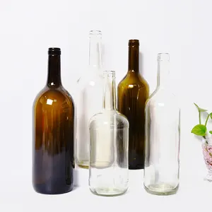 Şeffaf likör şarap viski votka şişesi siyah şeffaf yuvarlak boş meyve cam şarap şişeleri mühürlü mantar şekilli kapak