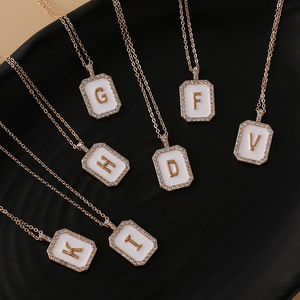 Collier de chaîne à maillons torsadés plaqué or à la mode pour femmes lettre initiale A-<span class=keywords><strong>Z</strong></span> 26 collier initial en strass à la mode - Product Image 1