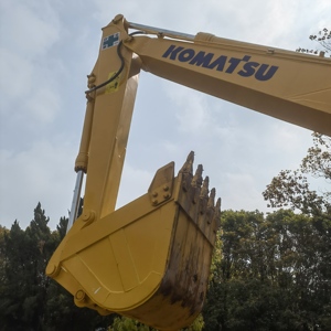 Utilisé pour l'excavatrice sur chenilles PC130 de 13 tonnes avec moteur PLC, boîte de vitesses et pompe, équipement de construction à haute efficacité en provenance du Japon - Product Image 6