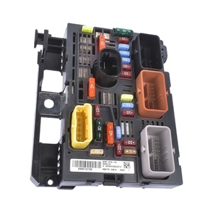 Boîtier de fusibles 9809742880 9666700480 Pièces automobiles pour Peugeot 307 408 Haute qualité - Product Image 4
