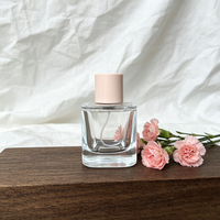 Flacon de parfum carré de haute qualité de 50 ml, flacon de parfum vide en verre avec couvercle noir