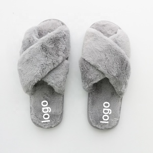 Pantoufles d'hiver en <span class=keywords><strong>fausse</strong></span> <span class=keywords><strong>fourrure</strong></span> de qualité supérieure, sandales d'été à brides croisées en <span class=keywords><strong>fausse</strong></span> <span class=keywords><strong>fourrure</strong></span> rouge foncé pour femmes (vente en gros pour le Royaume-Uni) - Product Image 3