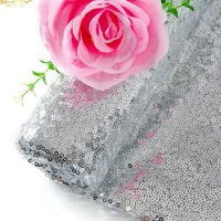 Prix de gros Tissu à paillettes 3 mm Broderie en dentelle Tissu à paillettes en maille Tissu en maille extensible à paillettes pour la décoration de fête
