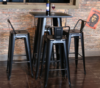 Table à manger carrée en métal au design moderne, confortable, vente en gros de meubles de cuisine pour hôtel, restaurant, café, salon