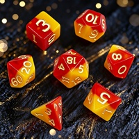 Vente en gros de dés polyédriques carrés en résine de haute qualité, ensemble de 7 pièces bicolores avec des chiffres dorés, écologiques et durables pour les jeux de rôle