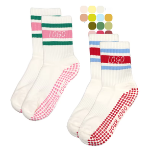 Chaussettes de Pilates personnalisées en coton mélangé, chaussettes de yoga antidérapantes pour femmes, chaussettes de sport OEM ODM - Product Image 1