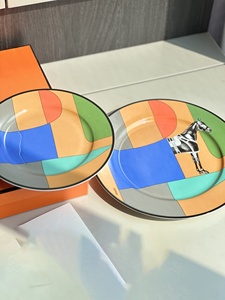 Nuevo plato nórdico de porcelana para decoración del hogar y plato cargador - Product Image 4