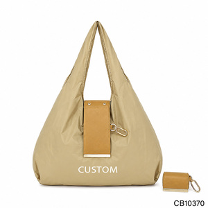 Sac à main hobo en nylon résistant à l'eau avec rabat en cuir, fabriqué en usine vérifiée |   Sac à bandoulière pour ordinateur portable de marque privée |   Échantillonnage en 7 à 10 jours - Product Image 1