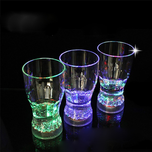 Vaso Luminoso LED Activado por Líquido con Pilas y Luces Intermitentes para el Día de San Valentín, Halloween, Acción de Gracias y Pascua - Product Image 4