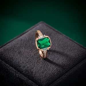 Anillo de latón con cristal verde esmeralda de lujo, chapado en oro, con circonita talla esmeralda, anillo de compromiso para mujer, joyería fina, regalo. - Product Image 2