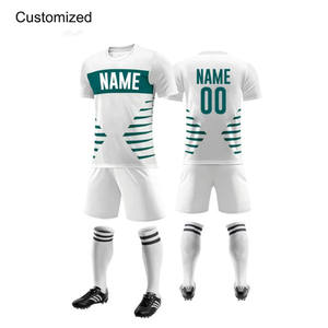 Maßgeschneidertes Fußballtrikot-Set Atmungsaktive Fußballtrikots Hochwertige Fußballuniform für Herren - Product Image 1