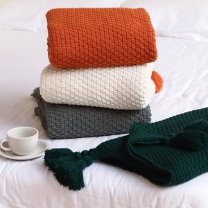<span class=keywords><strong>Plaid</strong></span> tissé <span class=keywords><strong>blanc</strong></span> plus grand <span class=keywords><strong>avec</strong></span> pampilles décoratives, couverture tricotée, <span class=keywords><strong>plaid</strong></span> gris pour lit King Size, canapé simple, taille - Product Image 1