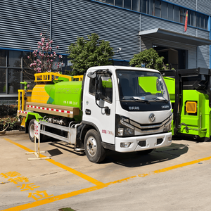 Nouveaux camions pulvérisateurs d'eau, véhicules de stockage d'eau de 5000 L, véhicules efficaces pour le transport de l'eau en citerne - Product Image 1