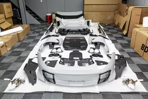 Kit carrosserie en carbone sec 812 le plus vendu : pare-chocs avant, pare-chocs arrière, ailes, capot et diffuseur arrière pour <span class=keywords><strong>Ferrari</strong></span> 812 - Product Image 2