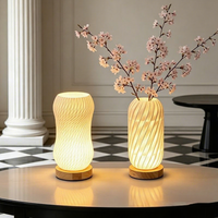 Lampe de chevet USB rechargeable à intensité variable avec contrôle tactile, design vase floral, pour hôtel, chambre et ambiance salon