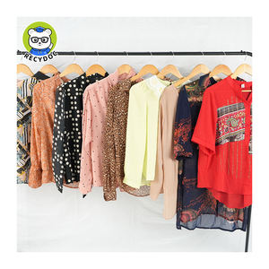 Adulte Bundle Crop Polo Conteneur Turquie Choix Balle Exportation Veste Avec Botswana Corée Mixte Utilisé Vêtements Dubaï Vente en Balles - Product Image 1