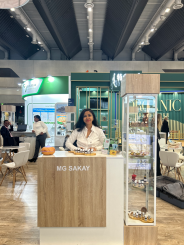 Huile Essentielle SAKAY de Madagascar, Riche en Viridiflorol et 1,8-Cineole, Base Douce pour Soins de la Peau, Durée de Conservation de 3 Ans - Product Image 6