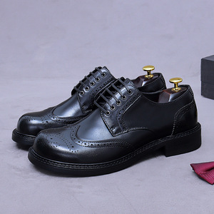 Zapatos de cuero formales retro con brocado grabado, hechos a mano de alta gama, con cordones, para hombre, estilo casual de negocios. - Product Image 6
