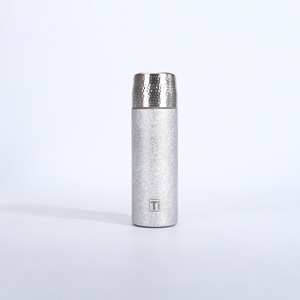 Vaso Térmico de Titanio Puro 316SS con Doble Pared y Aislamiento al Vacío, Infusor de Té, Textura Martillada, Taza de Viaje para Auto, Portátil y de Lujo - Product Image 4