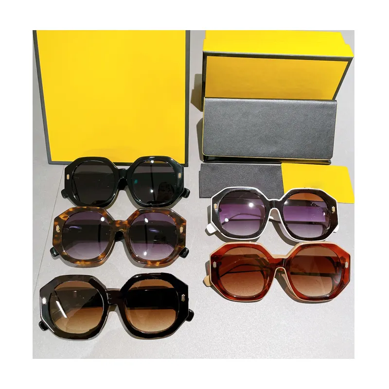 2024 Diseñador diseñado marca de lujo gafas de sol de moda los hombres gafas de sol de bajo precio al por mayor gafas de sol explosivas de las mujeres