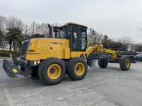 Niveleuse à moteur 6 roues motrices 215HP GR215A