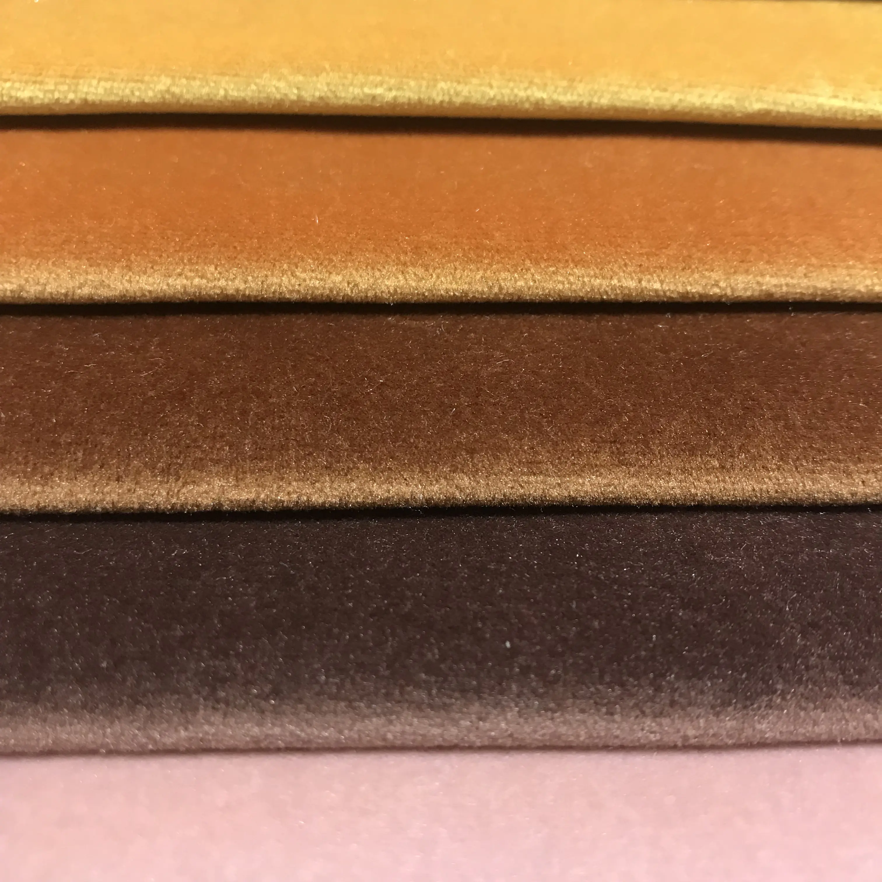 Kunden spezifisch gestricktes Garn gefärbtes Sofa Polster tuch Polyester glänzender Samts toff für Möbel dekor
