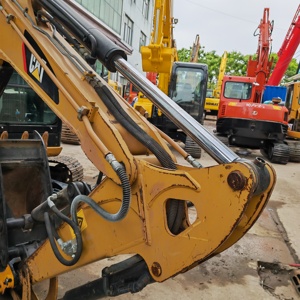 Mini-excavatrice CAT 305.5E2 d'occasion de qualité supérieure, 5,5 tonnes – Faible nombre d'heures, moteur C2.4 d'origine, idéale pour la construction urbaine - Product Image 4