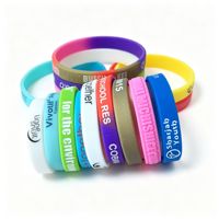 Bracelet en silicone personnalisé avec logo, imperméable et résistant aux déchirures, disponible en couleurs PMS, idéal pour les rassemblements étudiants et les cadeaux promotionnels