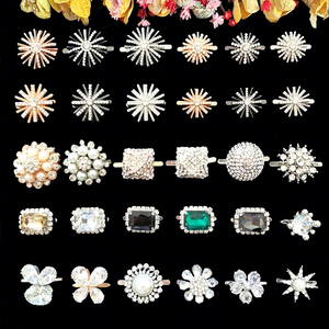 Vente en gros de boucles de chaussures en cuir amovibles personnalisées avec strass boucles en cristal épingles ornements de décoration pour chaussure - Product Image 1