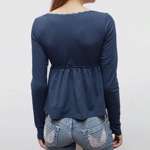Camiseta de manga larga con cuello en V cruzado y encaje simple, estilo vintage y versátil, línea A, elegante top azul para mujer - Product Image 6