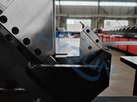 Machine de fabrication de brides pour conduits d'air spirale en acier galvanisé pour systèmes CVC, modèle HYRUN RDFF-T3, avec moteur