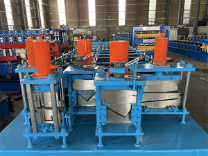 Buena venta de la máquina formadora de rollos de quilla de acero ligero <span class=keywords><strong>C</strong></span> U Precio de la máquina de fabricación de quilla de techo - Product Image 4