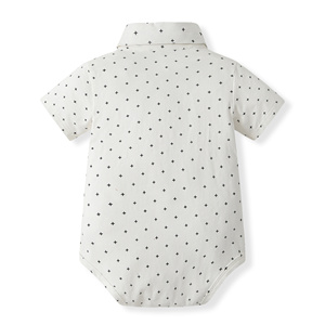 Catpapa En gros Ensemble 3 pièces pour bébé garçon, style gentleman, comprenant une barboteuse à imprimé croisé, une nœud papillon et un short à bretelles rayé, pour mariage et cérémonie - Product Image 4