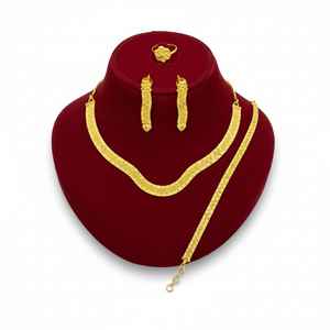 Collar SAUTOIR con Placa Chapada en Oro de 24K, Collar Largo con Diseño Elegante en Capas para un Estilo Moderno y para Ocasiones Especiales - Product Image 3