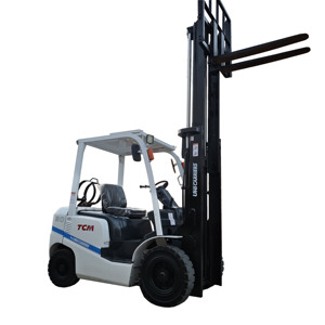 Chariot élévateur d'occasion à vendre, qualité japonaise originale, meilleur prix, chariot élévateur à fourche TCM FD30 GPL, capacité de charge de 3 tonnes, mât à deux étages, hydraulique - Product Image 1