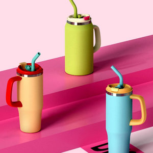 Borraccia Termica Personalizzabile con Logo, 1500ml, Doppia Parete Sottovuoto in Acciaio Inossidabile, Antigoccia, con Cannuccia, per Ingrosso - Product Image 1