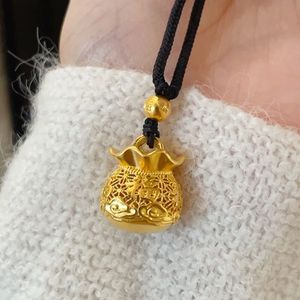 จี้รูปหัวใจปลาทองคำแท้ 24K 999 ยี่ห้อซินฟลาย รุ่นหรูหรา  ไม่มีสร้อย - Product Image 2