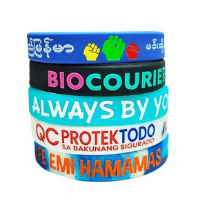 Bracelet en silicone nautique personnalisé, étanche, avec logo gravé et rempli par injection d'encre, pour promotion - Product Image 1