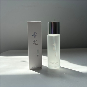 น้ำหอมผู้ชายติดทนนาน 4-7 ชั่วโมง ขวดแก้วสีดำ บอดี้สเปรย์ กลิ่นอู๊ด น้ำหอมสำหรับผู้หญิง โอ เดอ พาร์ฟูม โคโลญจน์ น้ำหอมผู้ชาย - Product Image 4