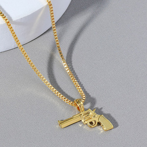 Collar de Estilo Retro Europeo y Americano para Hombre con Colgante de Fusil AK47 Chapado en Oro y Cadena de Eslabones, Accesorios de Moda y Joyería - Product Image 4