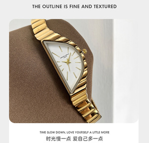 Reloj de Pulsera de Cuarzo Casual Minimalista, Diseño Exclusivo, Resistente al Agua, Reloj de Mujer, Estilo Único y Lujoso - Product Image 3