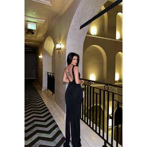 ชุดเดรสผ้าซาตินสีดำทรงเอไลน์สำหรับงานเลี้ยงอย่างเป็นทางการ แต่งลูกปัดปักลายเรียบง่าย ไซส์ XL - Product Image 1