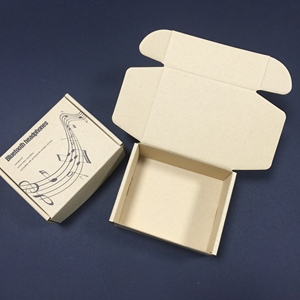 Cajas de Embalaje Personalizadas, Caja de Papel al por Mayor, Caja Pequeña de Cartón Corrugado Verde con Forro de Esponja, Logotipo Personalizado, Barnizado Interior - Product Image 1