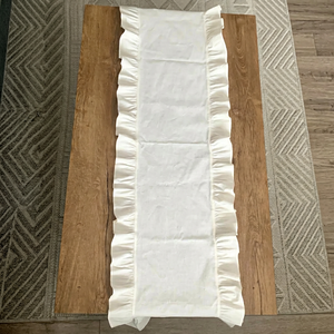 Chemin de table blanc à volants en coton et polyester, uni, décoratif, pour la décoration de table de salle à manger, de mariage ou de fête - Product Image 1