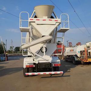 8-12m Fino truk pengaduk beton truk 6X4 Euro 3 375hp 10 + 1 Ban 300L tangki bahan bakar konfigurasi opsional penjualan Fir - Product Image 3