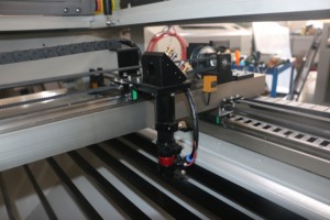 Máquina de corte por láser CO2 grande de 130W, 3x4 pies, 1390 Ruida con enfriador S & A CW5200, cama doble de panal y hoja de enfoque automático - Product Image 6