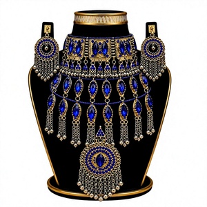Ensemble de bijoux tribaux afghans Kuchi faits à la main, collier ras du cou vintage avec miroir et pièces de monnaie, boucles d'oreilles, accessoires de mariée traditionnels - Product Image 1