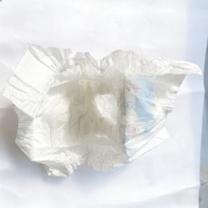 Couche jetable pour animaux de compagnie avec film PE pour chats femelles - Protection contre les fuites et super absorbante - Product Image 3
